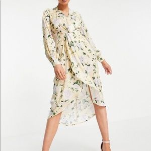 Hope & Ivy Knot Front Silky Floral Long Sleeve Dress Size 8